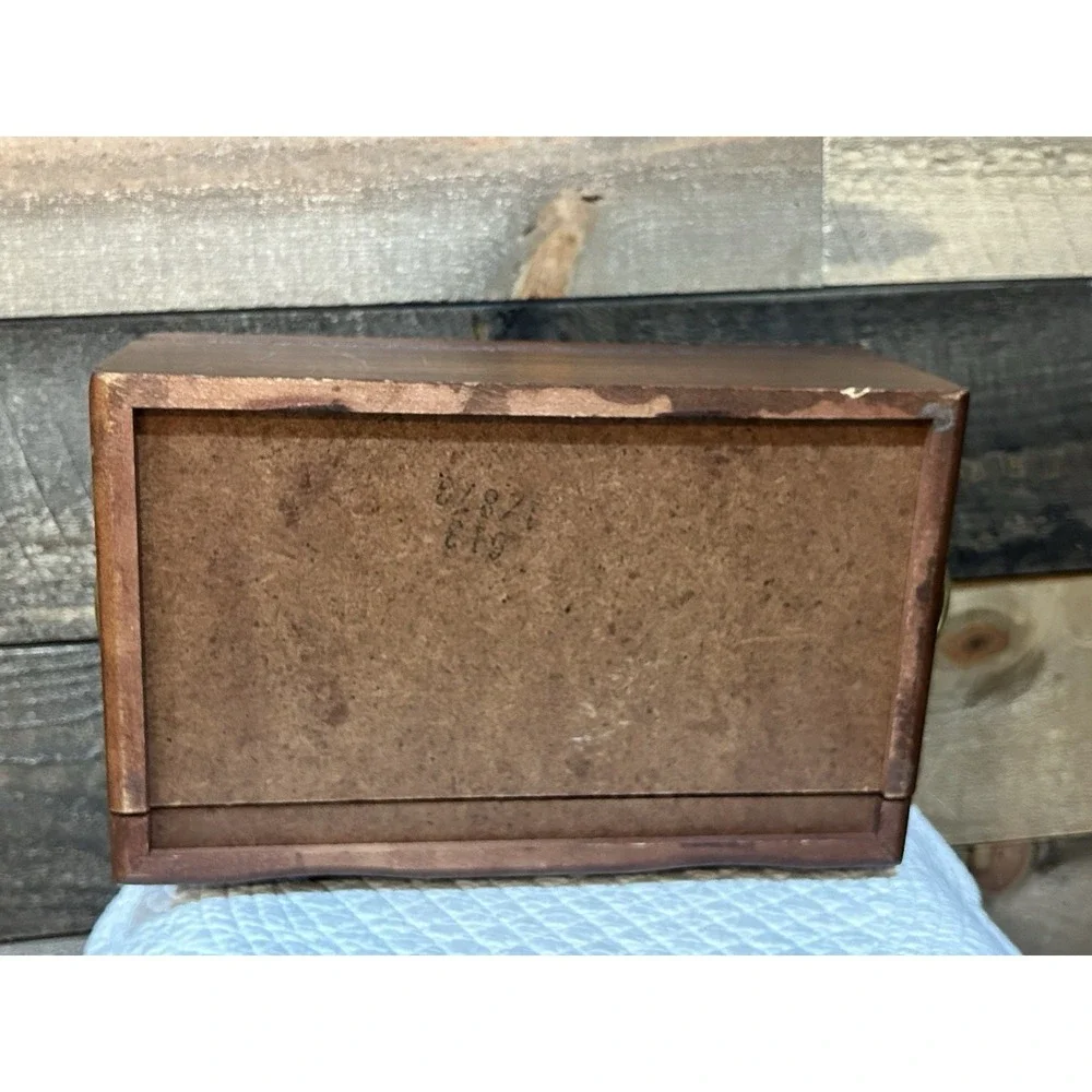 VTG MAHOGANY (?) JEWELRY BOX W/REMOVABLE TRAY & Yellow LINING